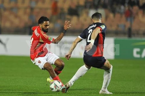 منافس الأهلي.. نهاية أزمة إسلام سليماني لاعب بلوزداد وعودته للتدريبات